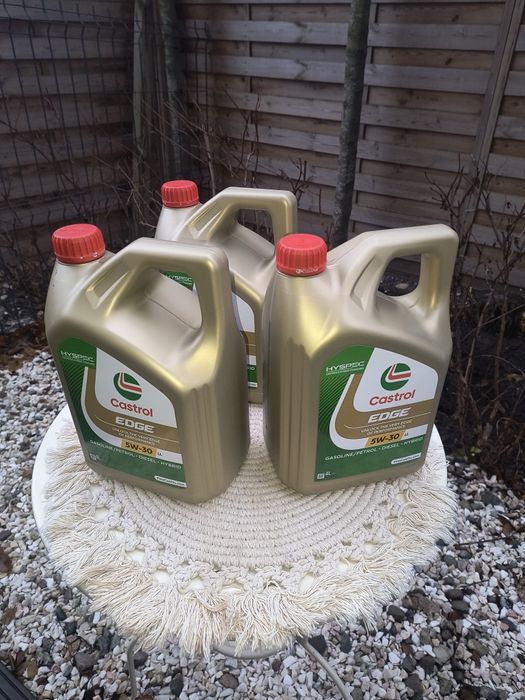 Olej Castrol syntetyczny 5w/30/ 4litry.