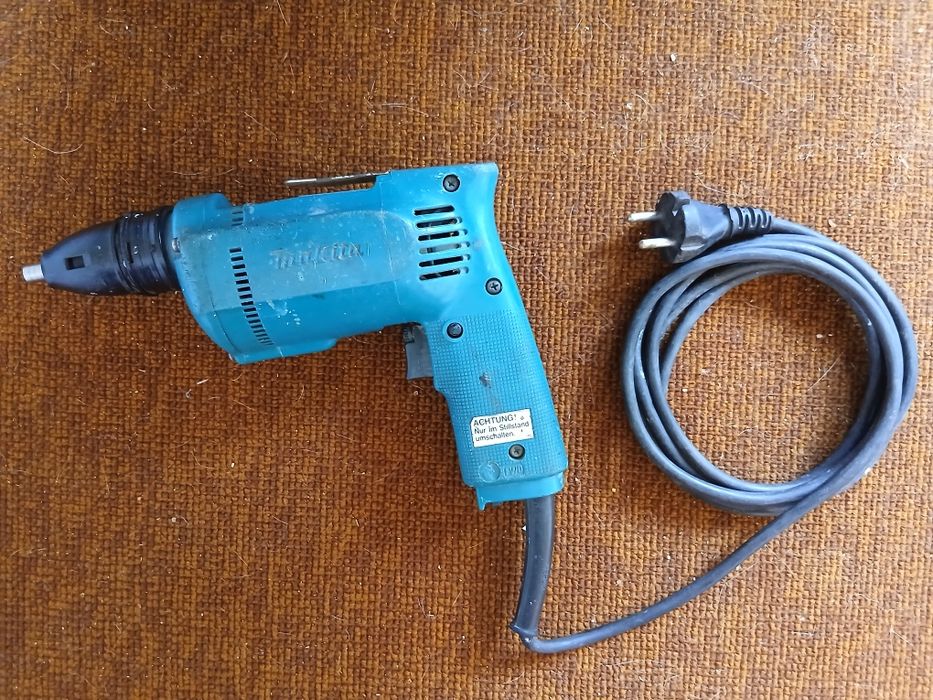Makita 6820V 570w