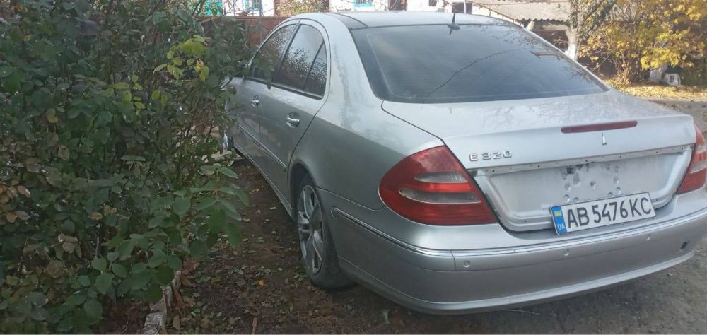 Мercedes e320 w211