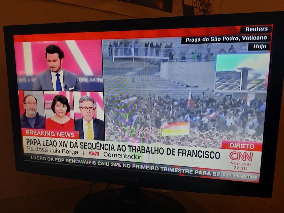 Televisão Samsung 24" SyncMaster T24B301Y / Comando Samsung