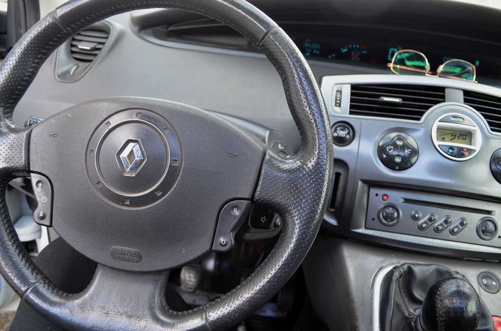 Bogata WERSJA! Renault 7os SCENIC II Skóry XENON Panorama PL zamiana