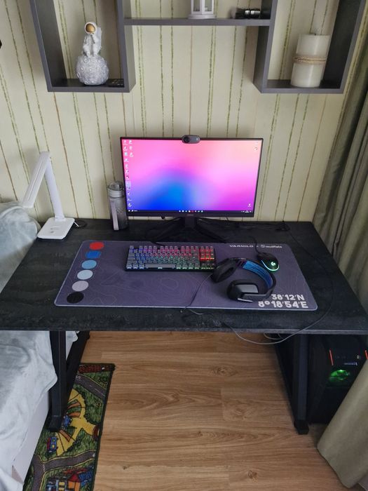 Продам компьютерний стіл геймерскій