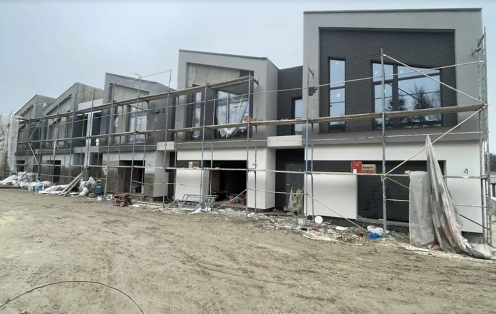 Продаж 2 поверхового таунхауса з ділянкою на 2.5 сотки, 130 кв. м,