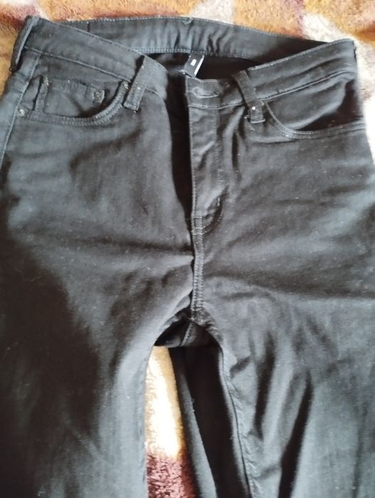 Чорні жіночі джинси