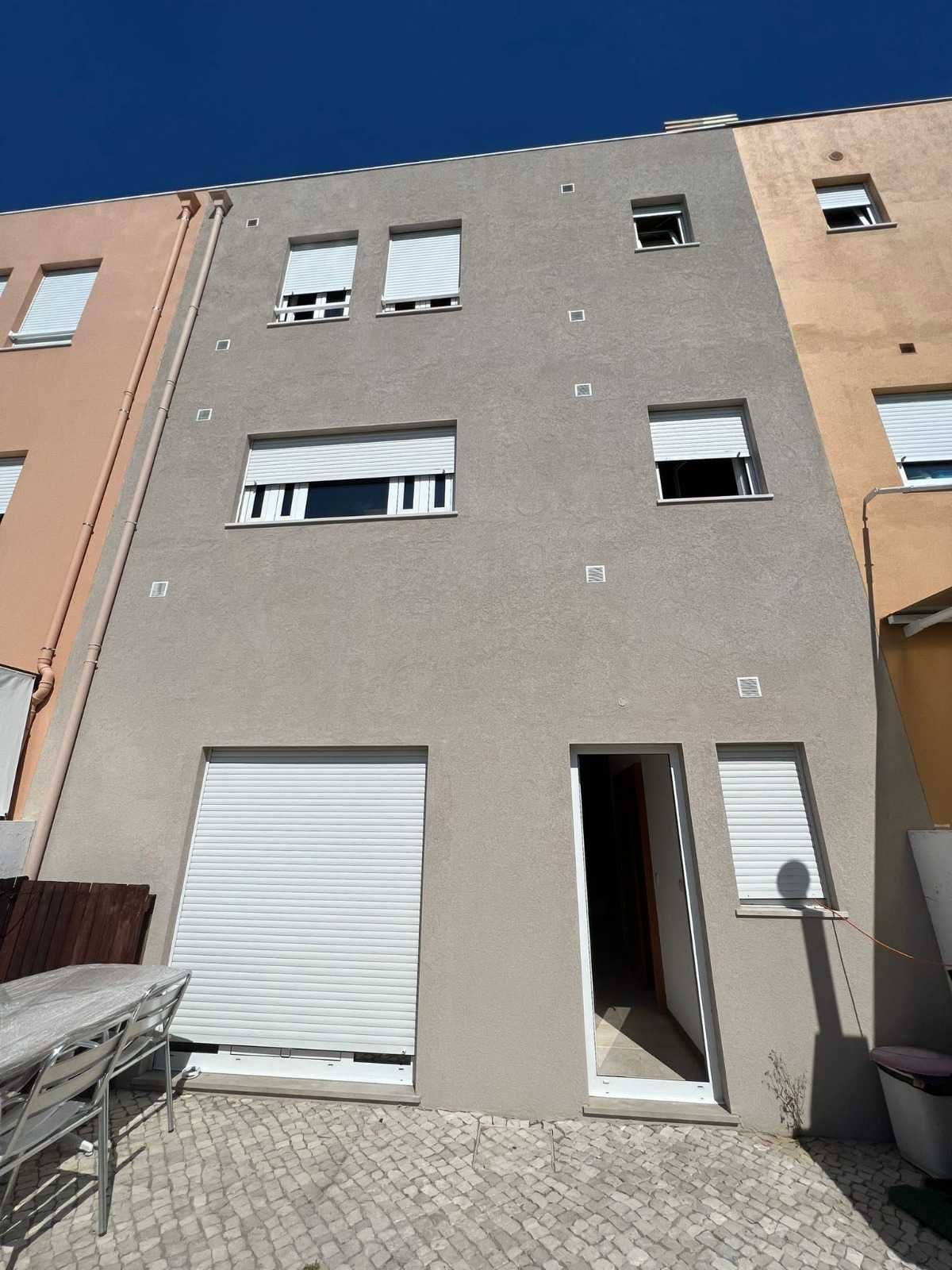 MORADIA T3+1 OIÃ