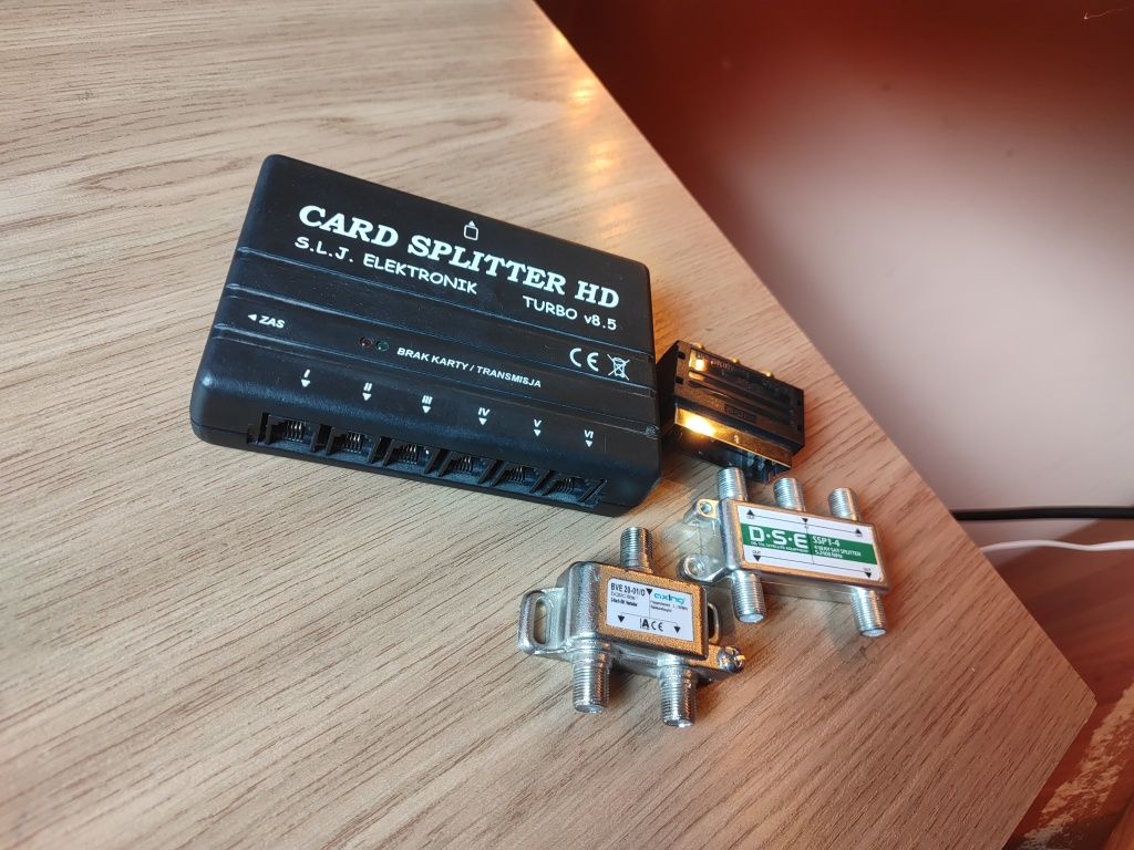 CARD SPLITTER do rozdzielania sygnału SAT + łączniki antenowe (okazja)