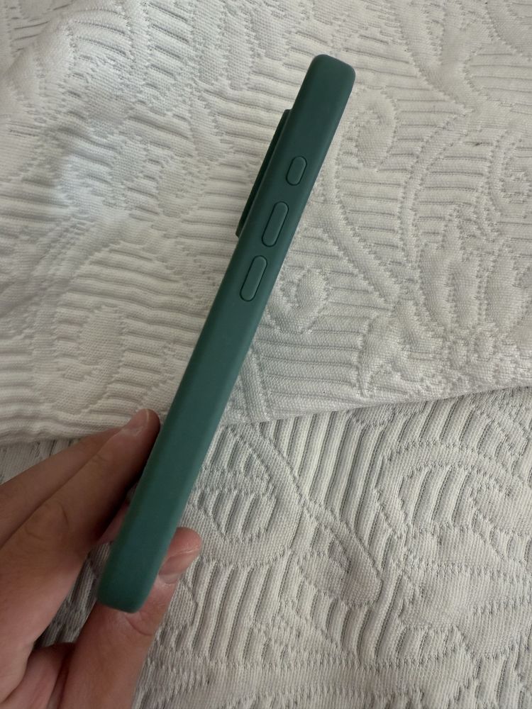 Capa iphone 16 pro (iservices)