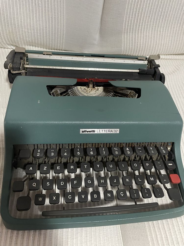Maquina de escrever Olivetti