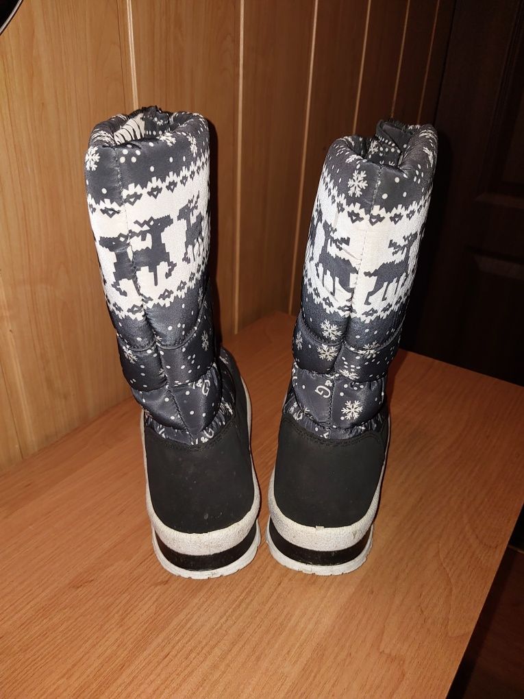 Продам женские зимние сапоги