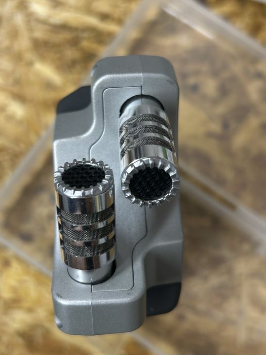 Zoom H4n recorder
