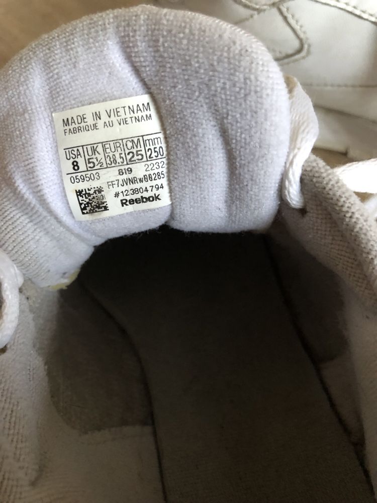 Кроссовки кожаные Reebok 38р