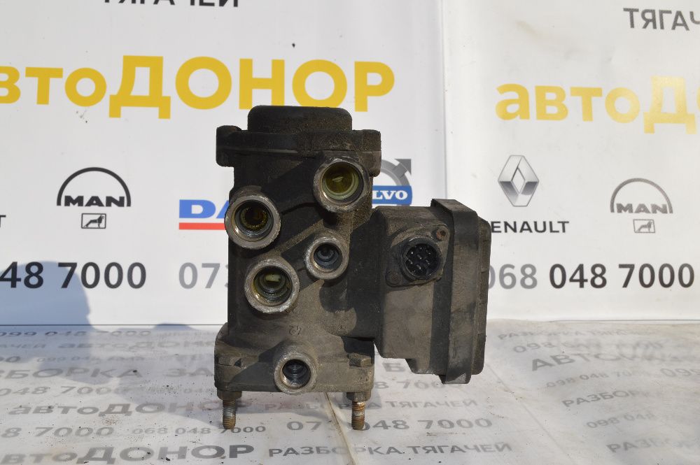 Кран управления тормозами прицепа 4802040020, 4802040000, 4802040010