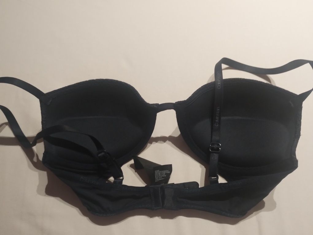 Śliczny biustonosz granatowy push up Calvin Klein rozm 65d
