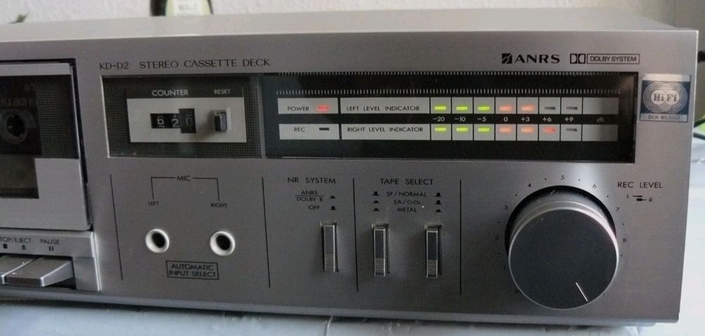 Продам касетну деку JVC KD-D2, made іn Japan