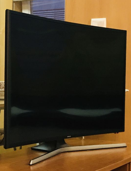 TV Samsung - Monitor Curvo