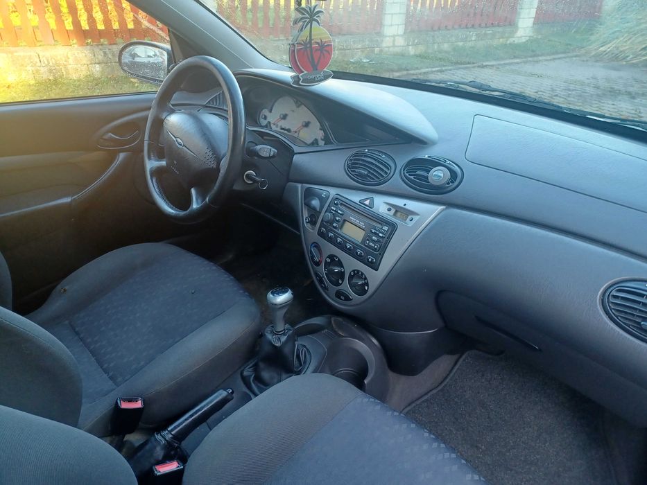 Ford focus 1.6 benzyna