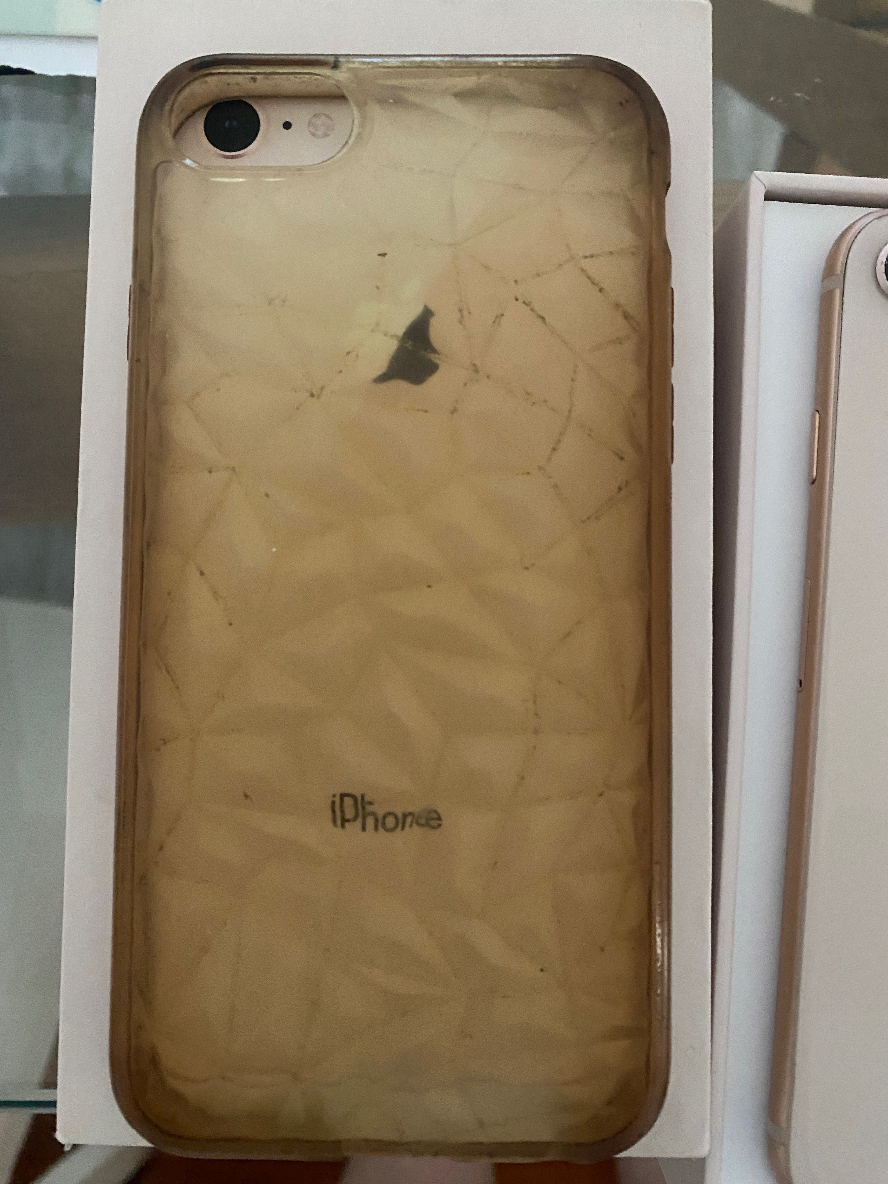 iPhone 8 rosa com caixa e capa ptotectora