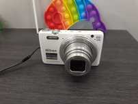 Nikon coolpix S7000.