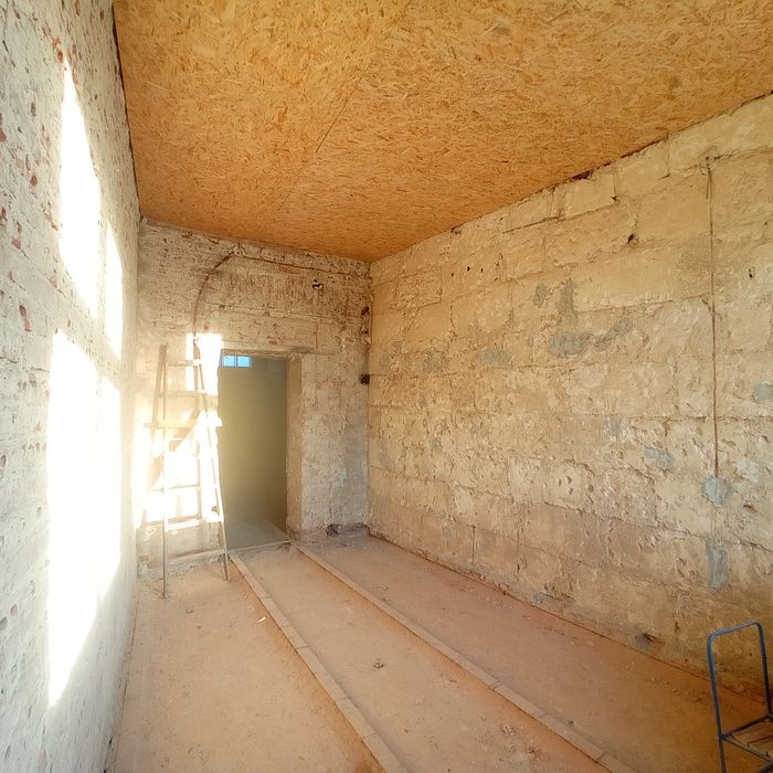 Власник. Сам центр.