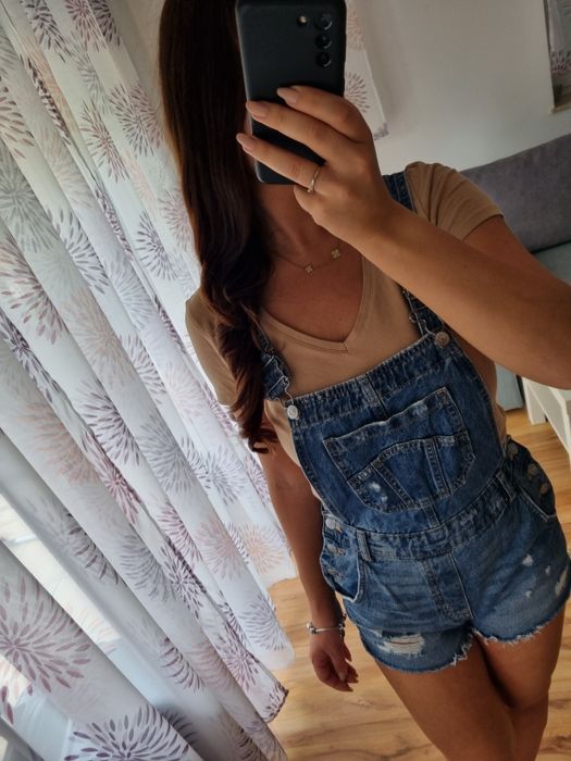 Ogrodniczki jeansowe z przetarciami H&M r. S