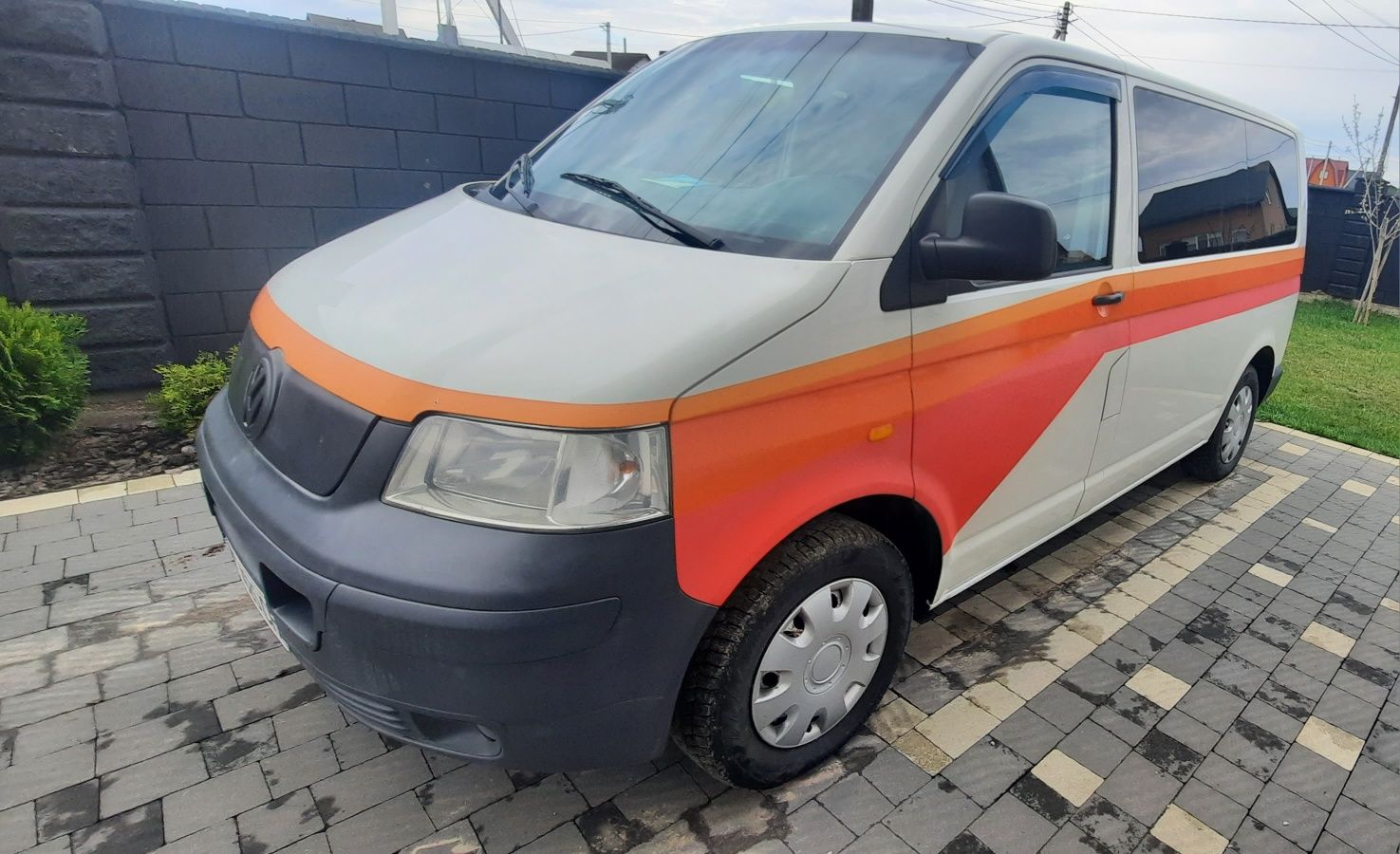 продам Volkswagen Transporter T5 оригінальний пасажир