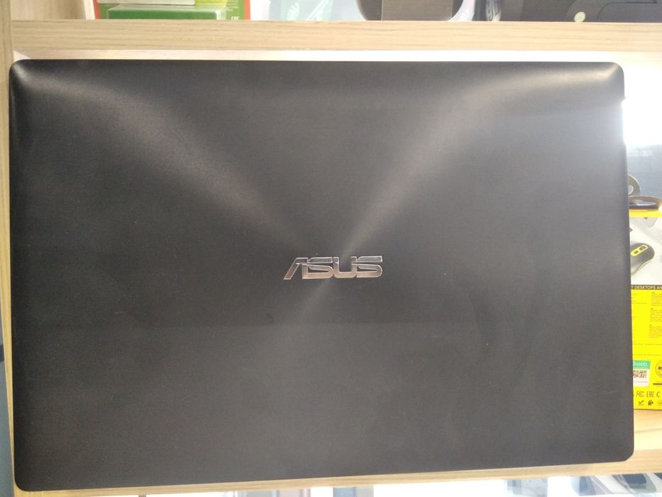 Ноутбук Asus R515M