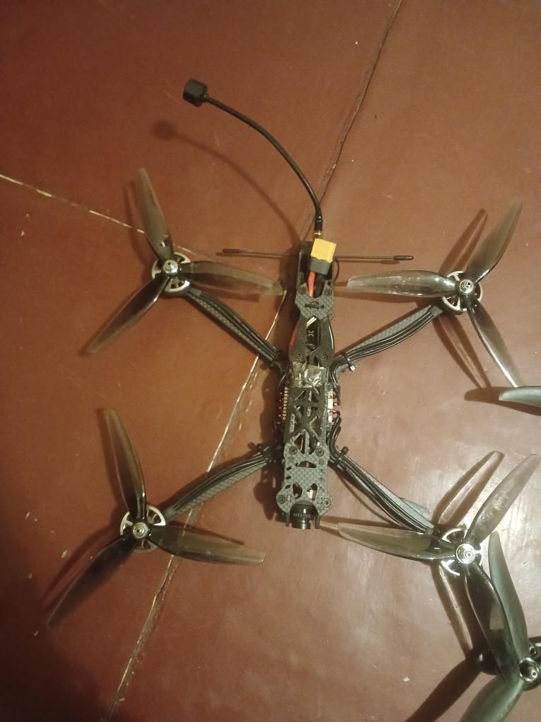 Продам FPV дрон «Колібрі» 7" ADVANCED 5,8 GHz ELRS

Залишити відгук

К