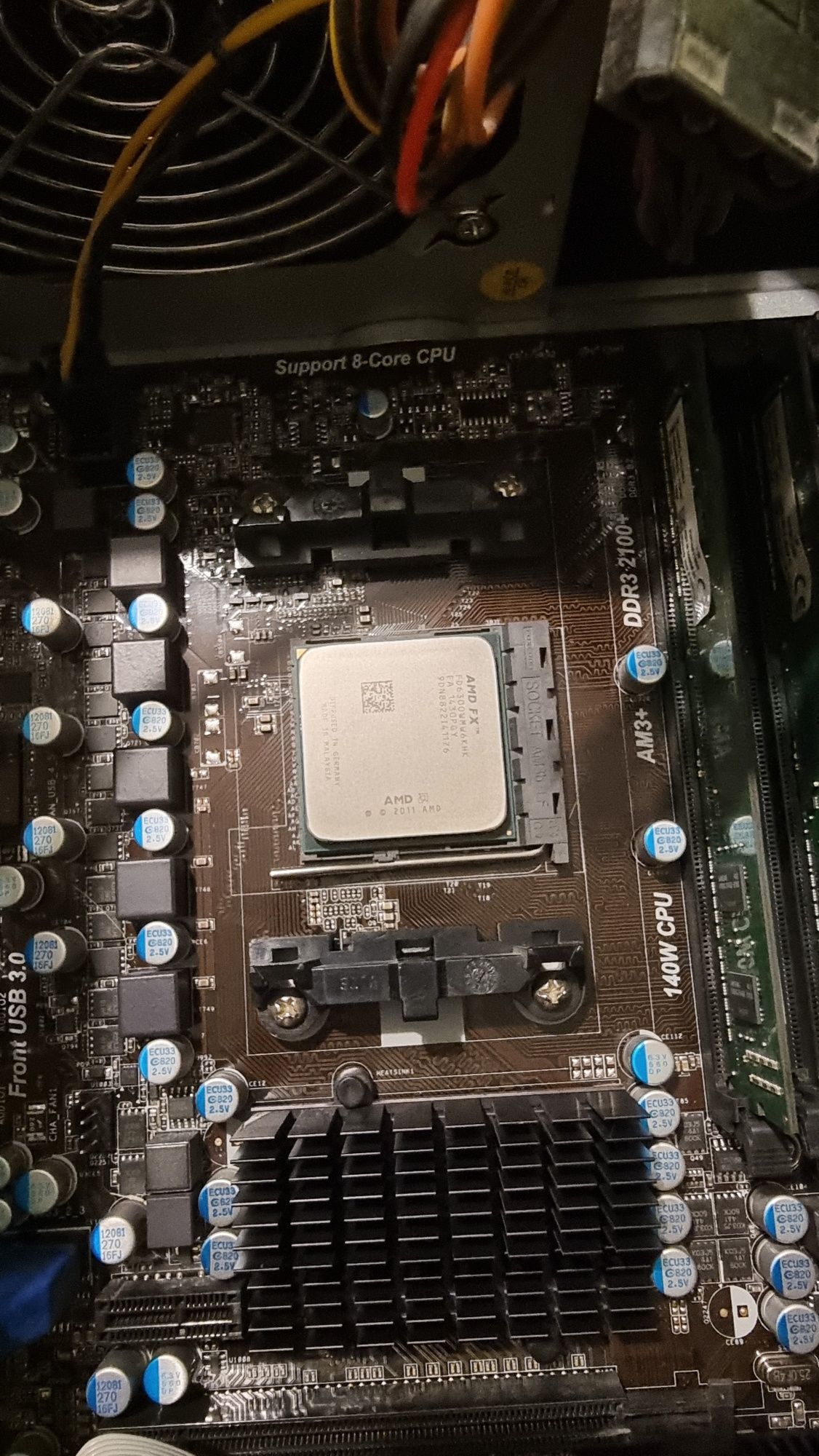 Komputer stacjonarny AMD FX 6300, SSD 240 GB, AsRock 970 Pro3.