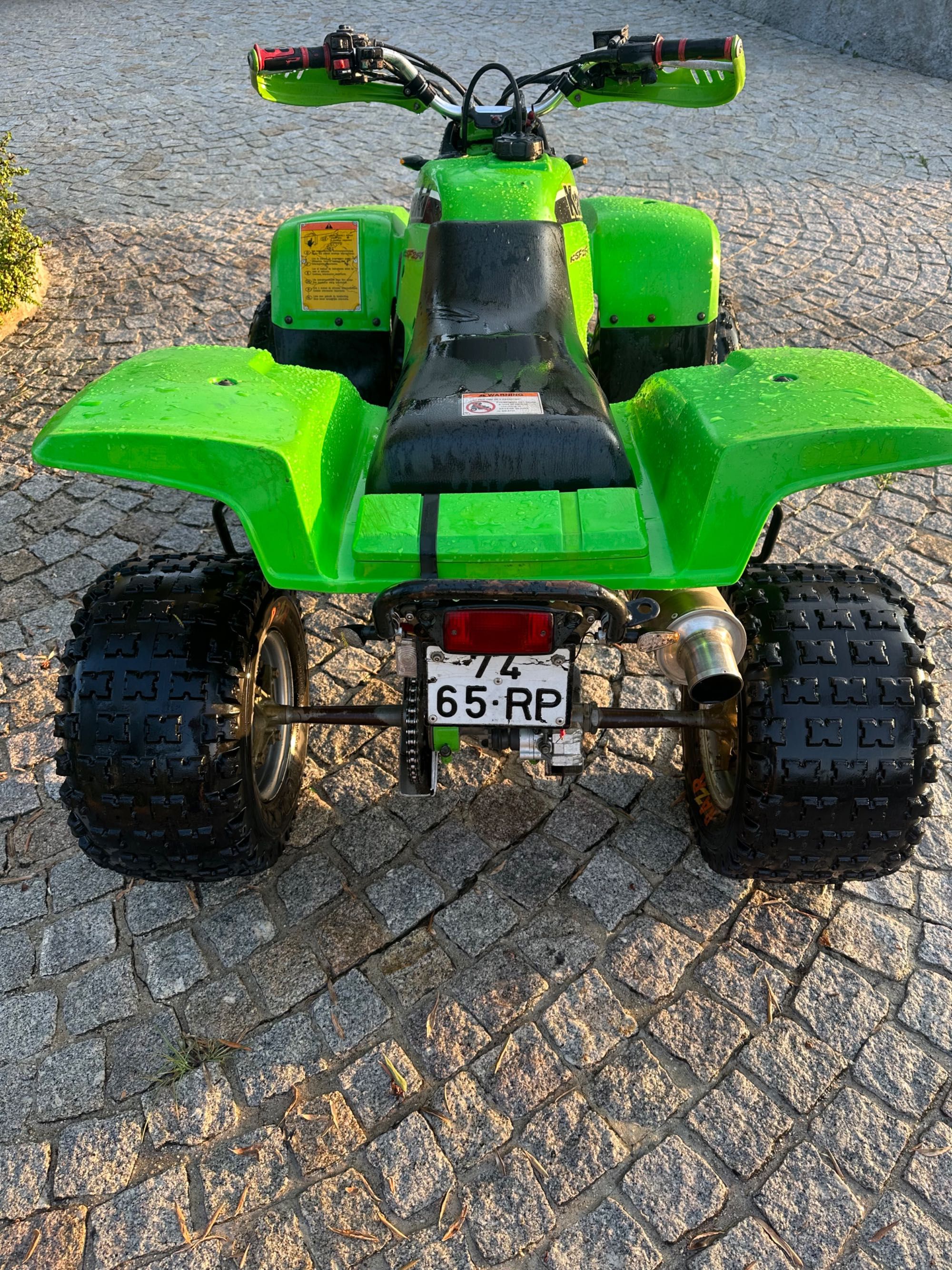 Moto 4 Kawasaki 250cc