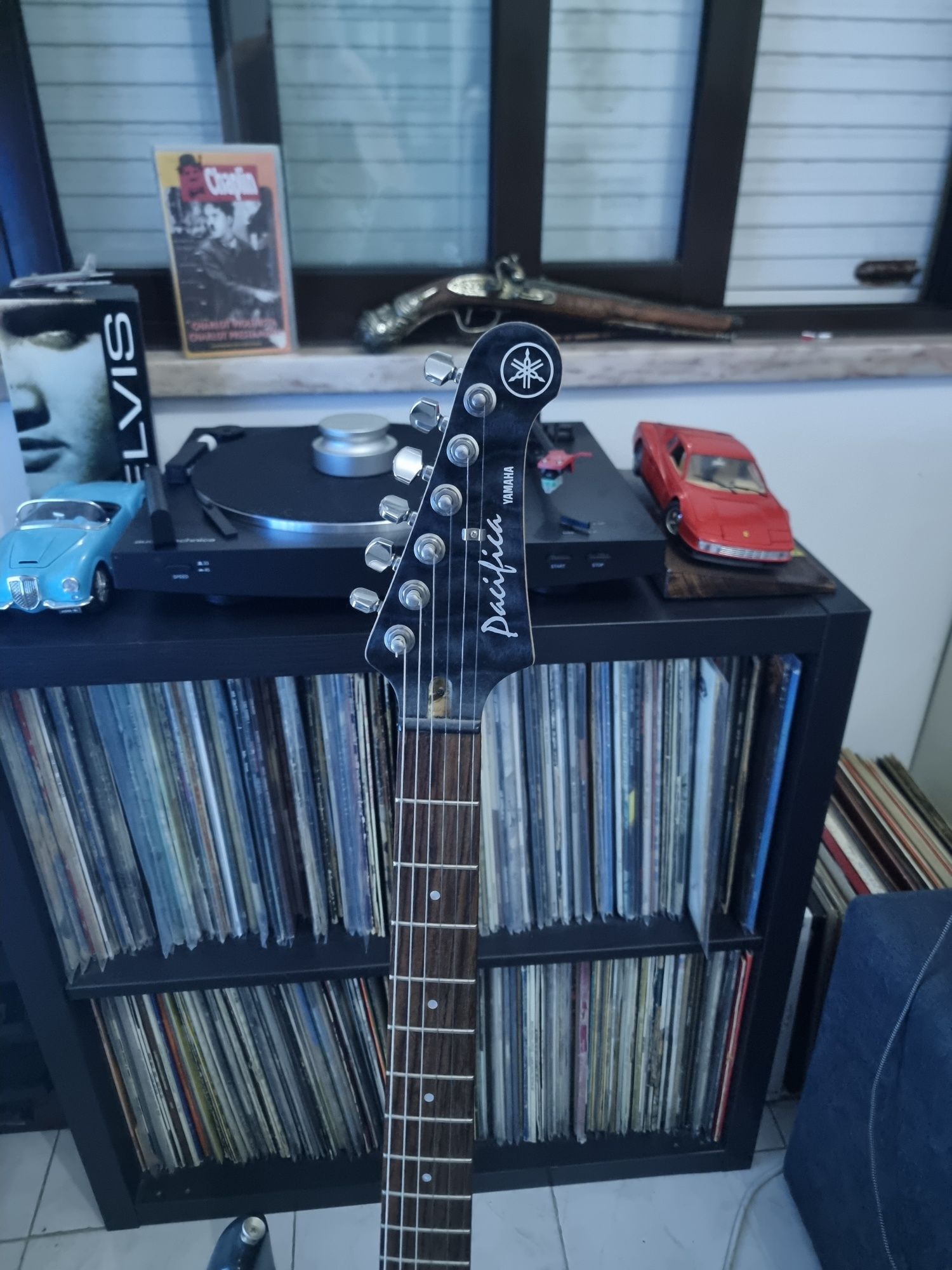 Yamaha Pacifica 212V QM TBL