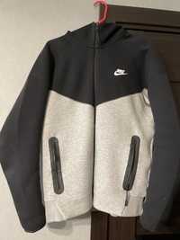 Nike Teech Fleece