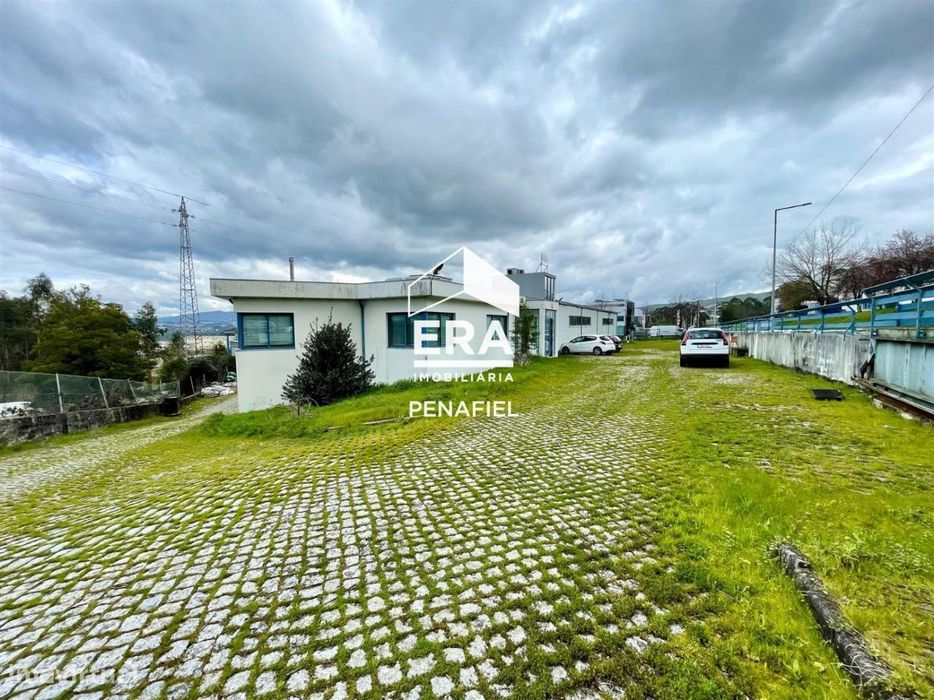 Pavilhão Industrial em Zona Industrial de Penafiel