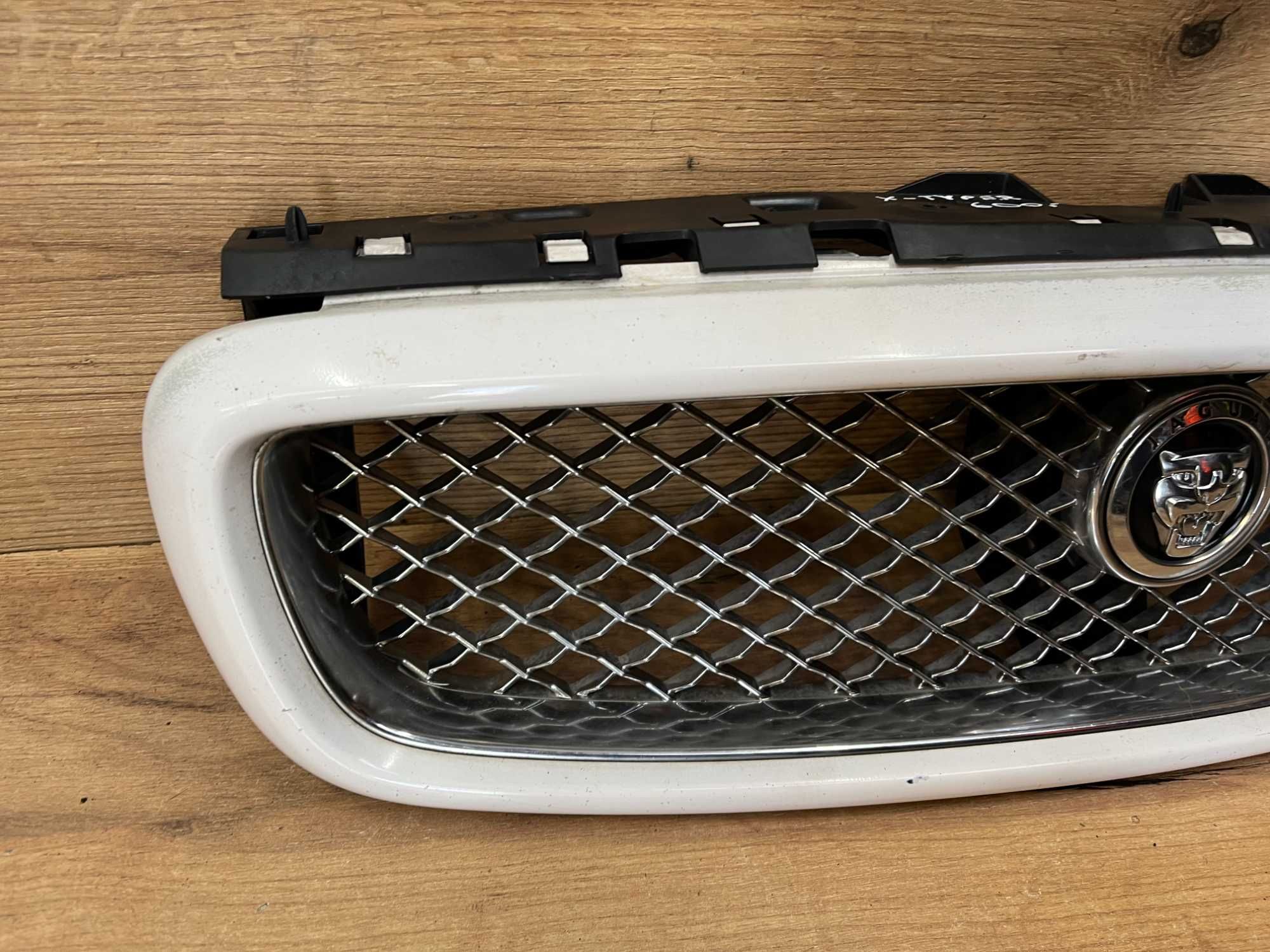 Grill/atrapa zderzaka jaguar X-Type R