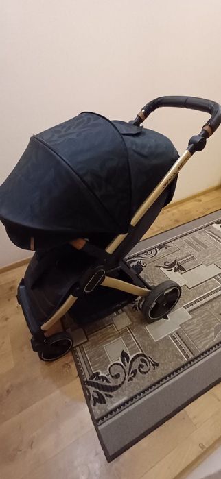 Прогулянкова коляска