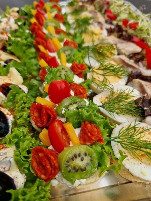 Kanapki bankietowe catering przekąski imprezy urodziny