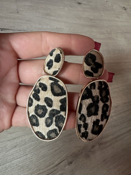 Zestaw kolczyków pięć par długich kolczyków i naszyjnik Biżuteria