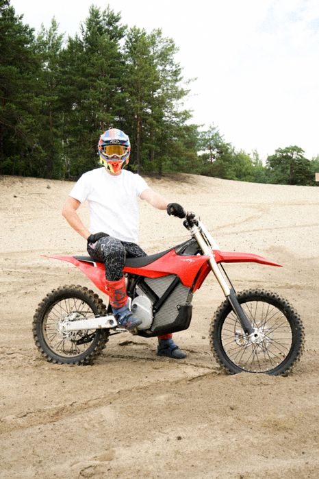 Wynajem motocykli Surron / Stark Varg – elektryczne crossy, offroad