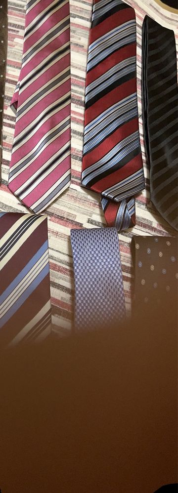 18 gravatas como novas