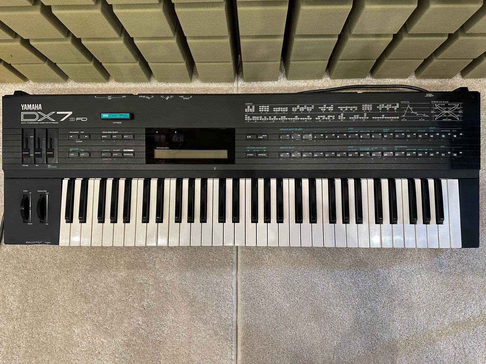 Syntezator Yamaha DX7 II FD + Cartridge