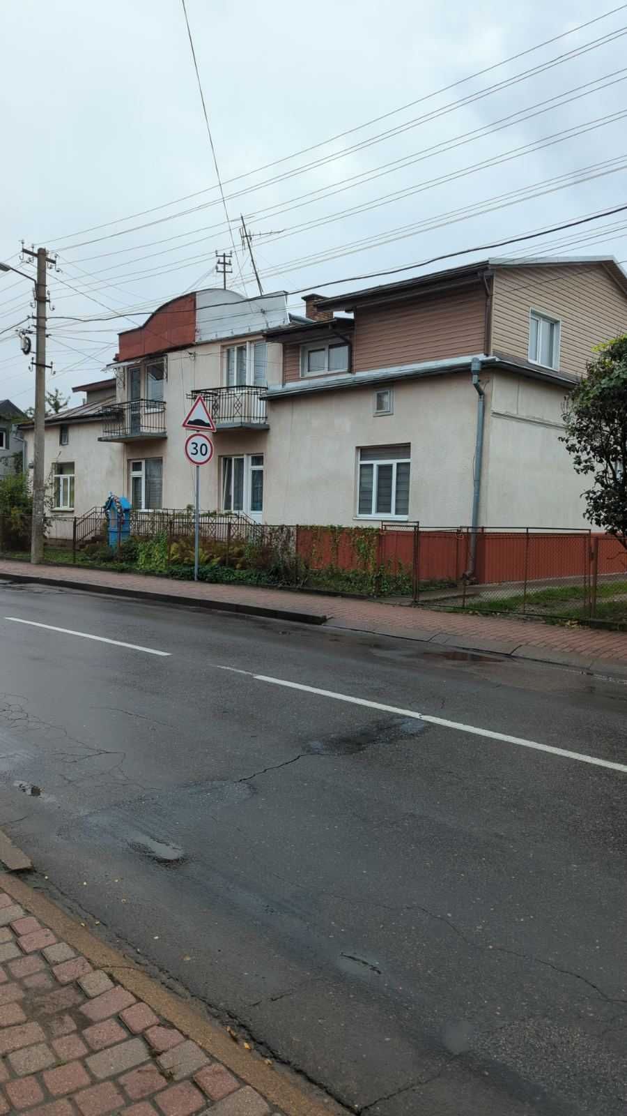 Продаж частини будинку, центральна частина міста (вул. Миру), програми
