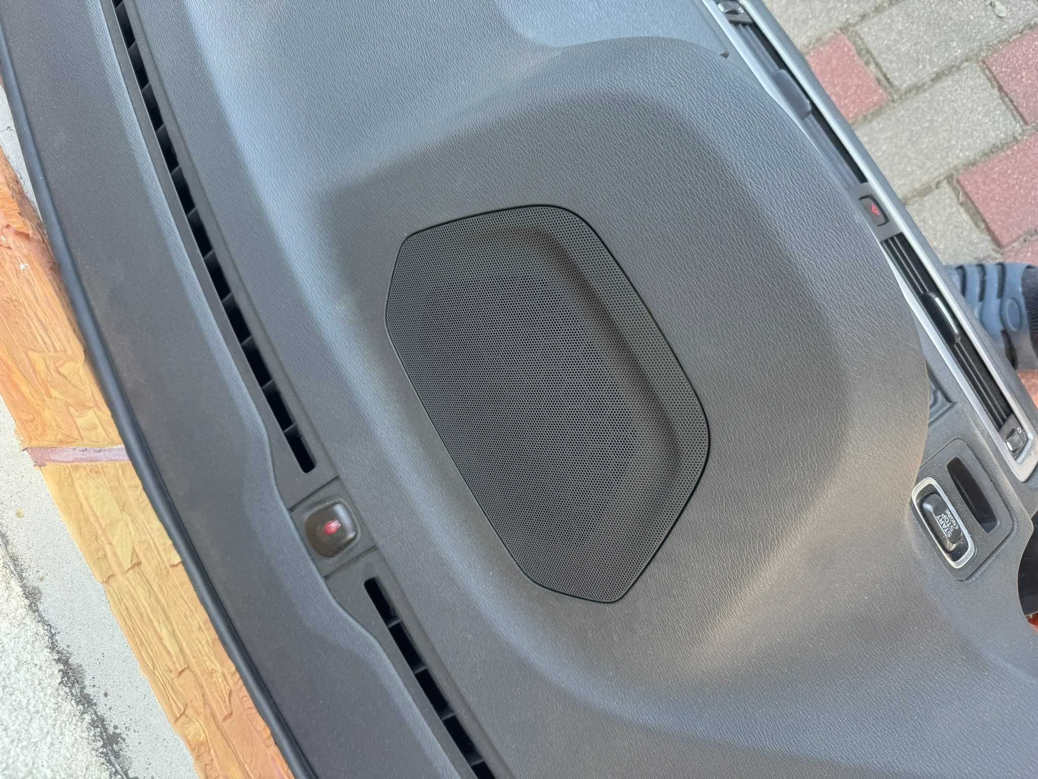 Deska konsola oryginalna Volvo V70 III S80 II XC70  RADAR GŁOŚNIK