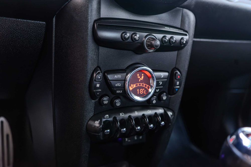 Mini Cooper John Cooper Works 1.6 Turbo – 211cv – N18 – FULL EXTRAS