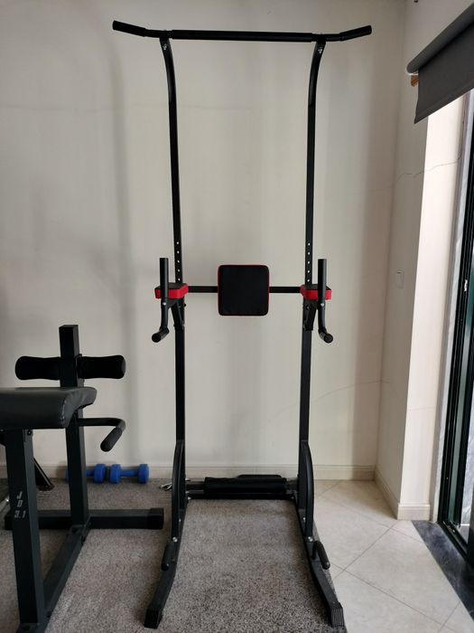 Equipamento de Ginásio — Estação de Musculação + Banco Roman Chair