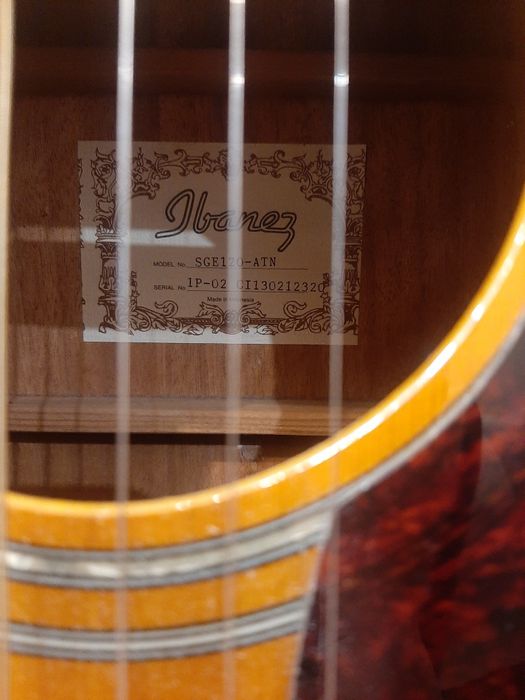 Гитара электроакустическая