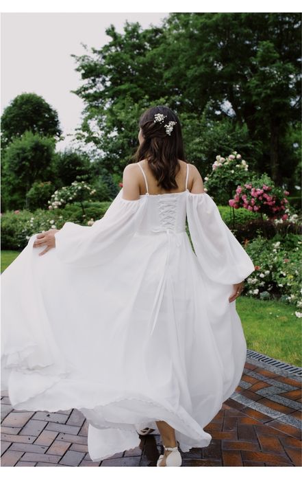 Весільна сукня