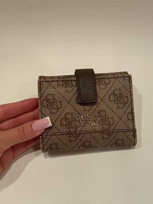 Гаманець Guess.