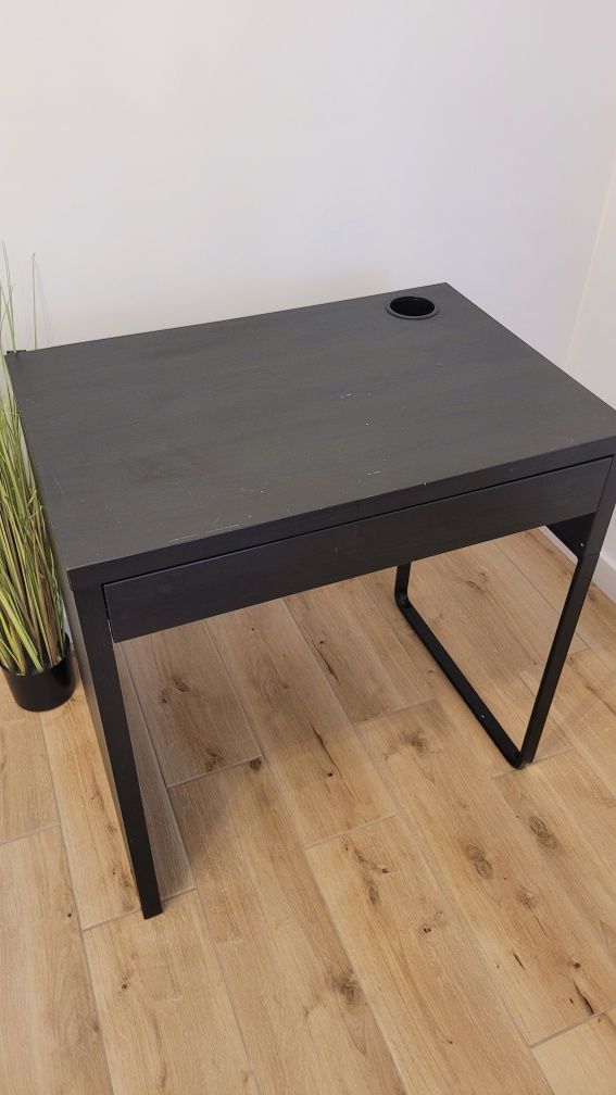 Biurko czarne z szufladą_ Ikea Micke