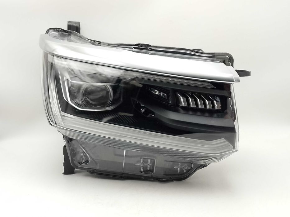 VW AMAROK 2 II 22- Lampa Przednia Prawa Reflektor Full LED IQ EUROPA