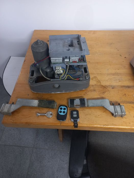 Napęd do bramy przesuwnej KEY