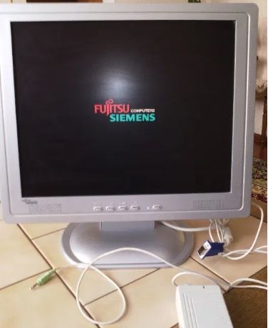 Монітор Fujitsu Simens Computers